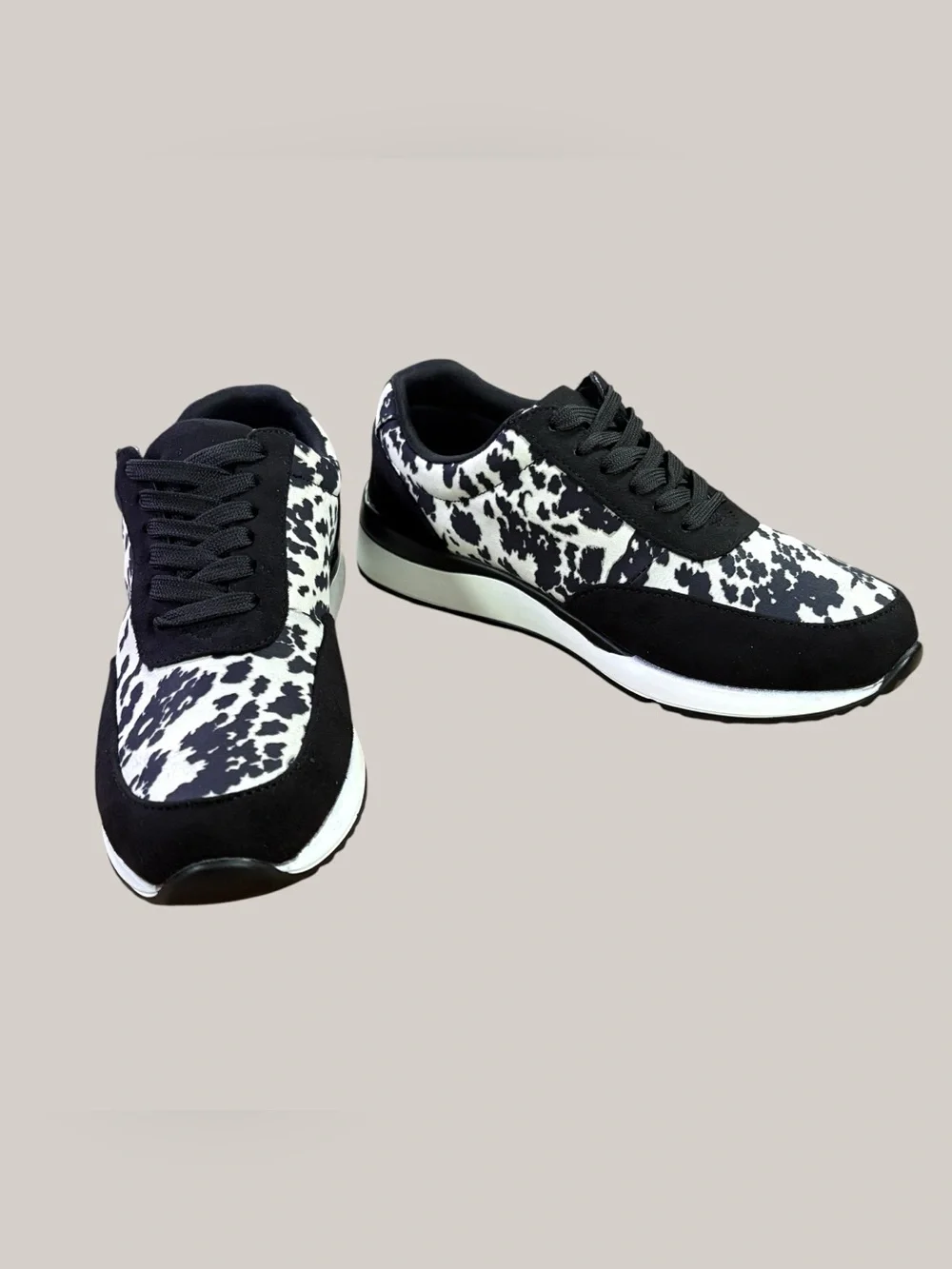 Crazy Train Cow Print Platform Sneakers Women’s Size 9 Lace Up Casual
